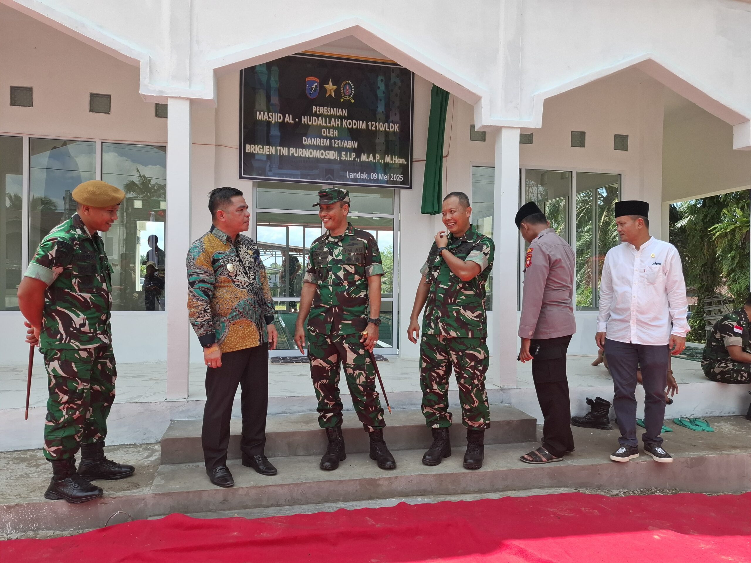 Danrem 121/ABW Resmikan Masjid Al Hudallah di Makodim 1210/LDK