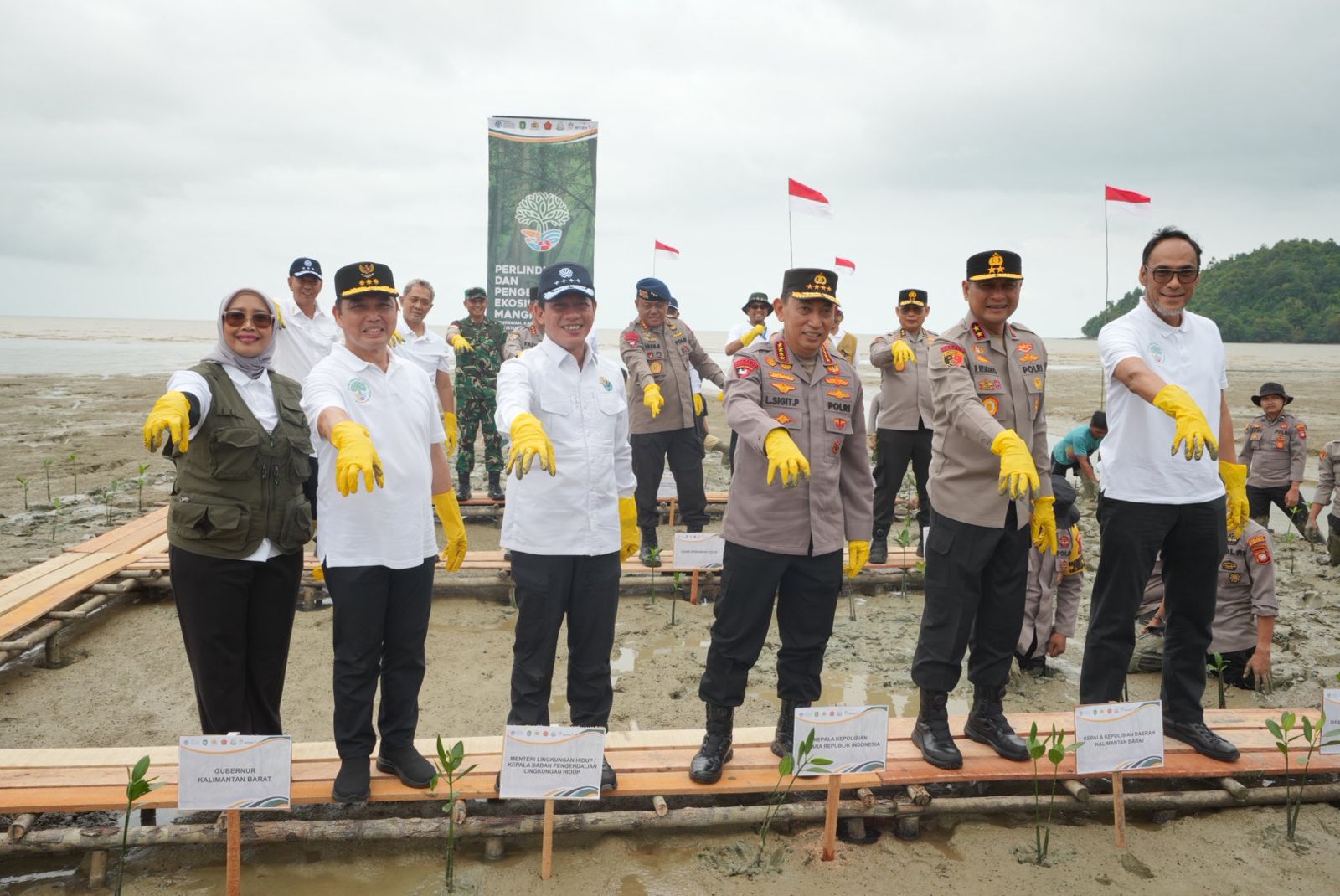 Waspada Karhutla: Kalbar Bersiap Hadapi Ancaman Kebakaran Hutan Berulang Meski Titik Api Mulai Padam