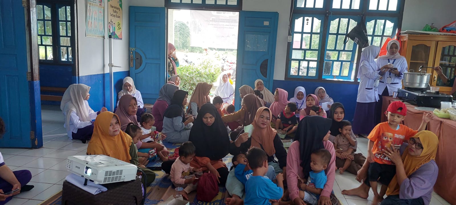 Dosen UM Pontianak Dampingi Ibu Balita Cegah Stunting di Rasau Jaya
