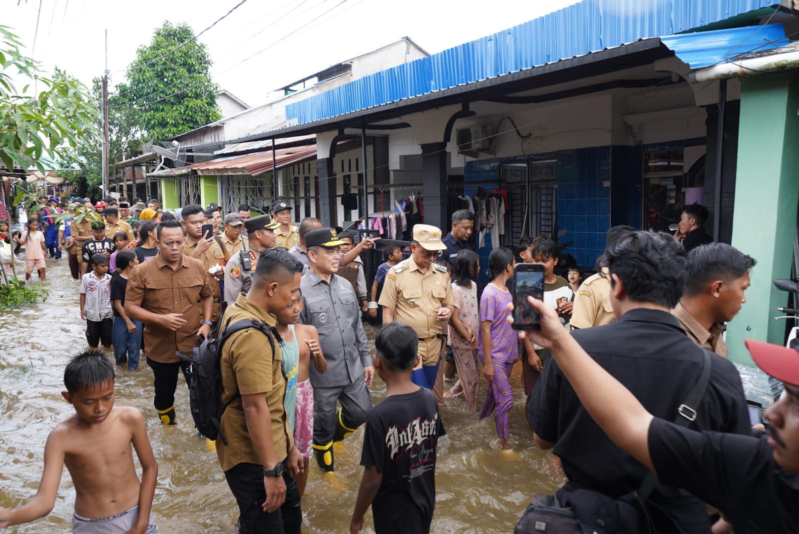 Gubernur Ria Norsan dan Wako Edi Kamtono Pastikan Kesiapsiagaan Penanganan Banjir Rob