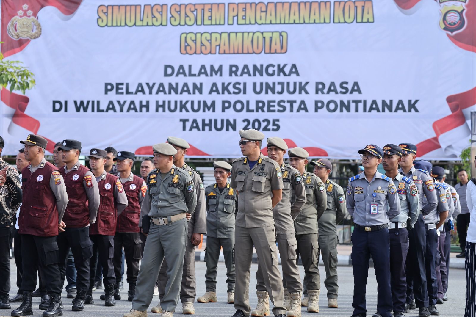 Wali Kota Apresiasi Simulasi Pengamanan Polresta Pontianak Hadapi Potensi Unjuk Rasa