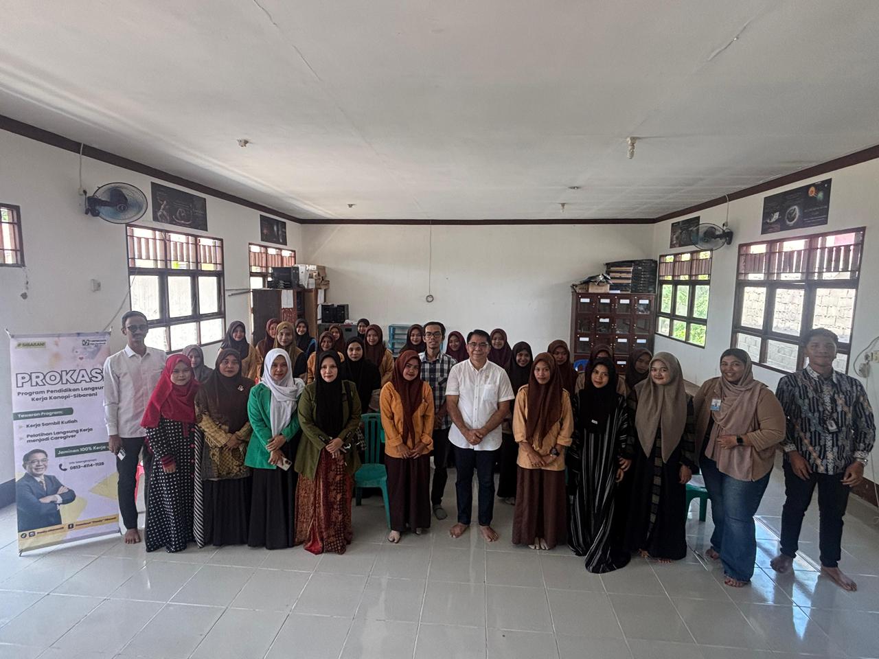 Sosialisasi PROKASI di Ponpes Miftahul Ulum Kumpai, Sibarani Dorong Kemandirian Santri Perempuan di Kalbar