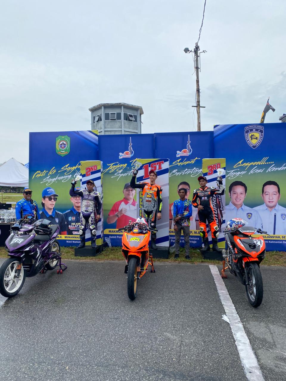 Pembalap Kalbar, Yossie Legisadewo Juarai Kejurnas Motoprix Region Kalimantan