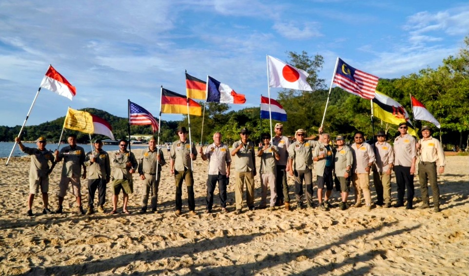 Peserta Kalimantan Tribute 2026 Puas Finish di Pontianak Setelah Jelajahi Jalur Camel Trophy 1996