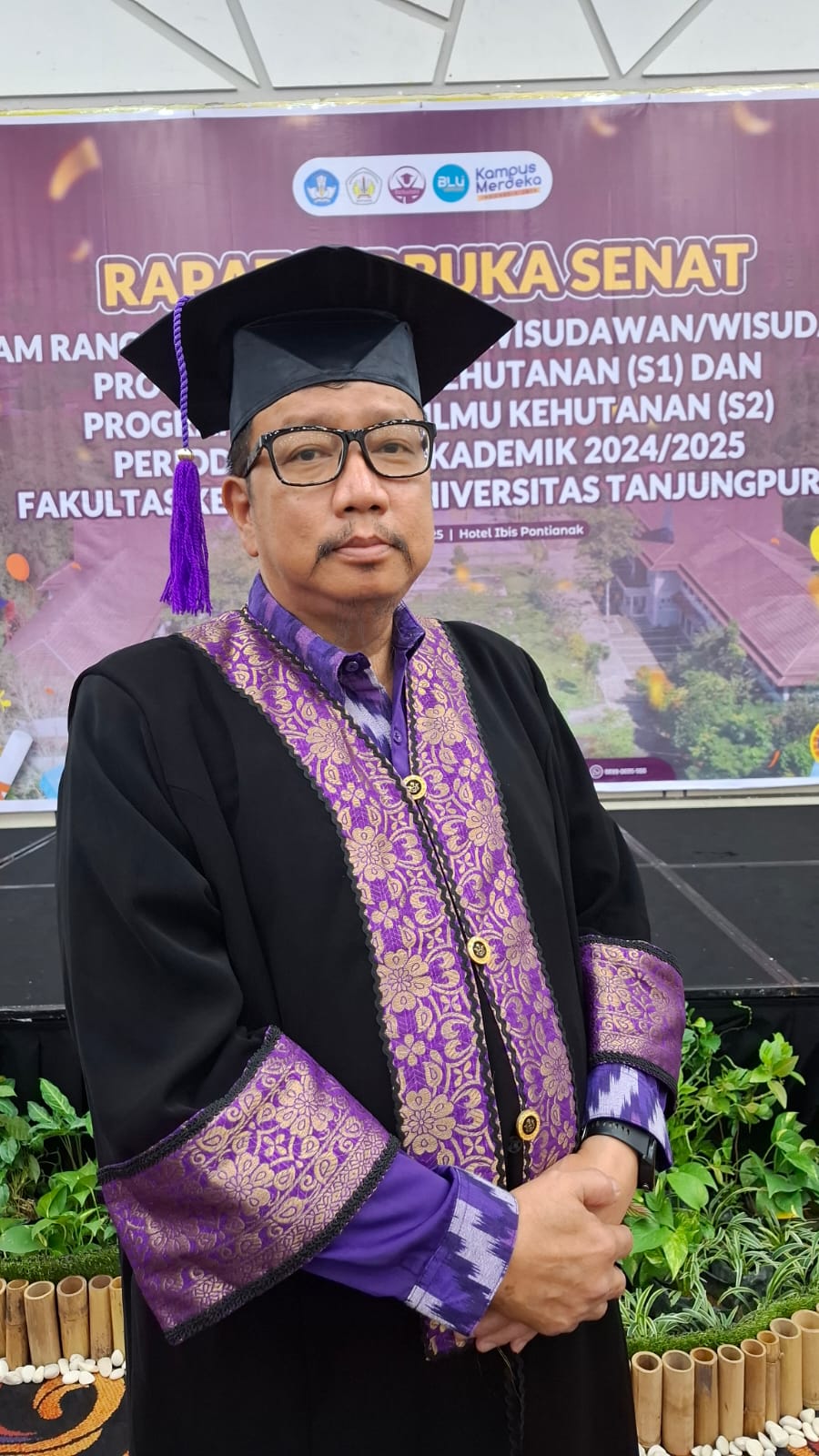 Guru Besar Untan Soroti Harga TBS Sawit Rendah, Minta Pemerintah dan Aparat Bertindak Tegas