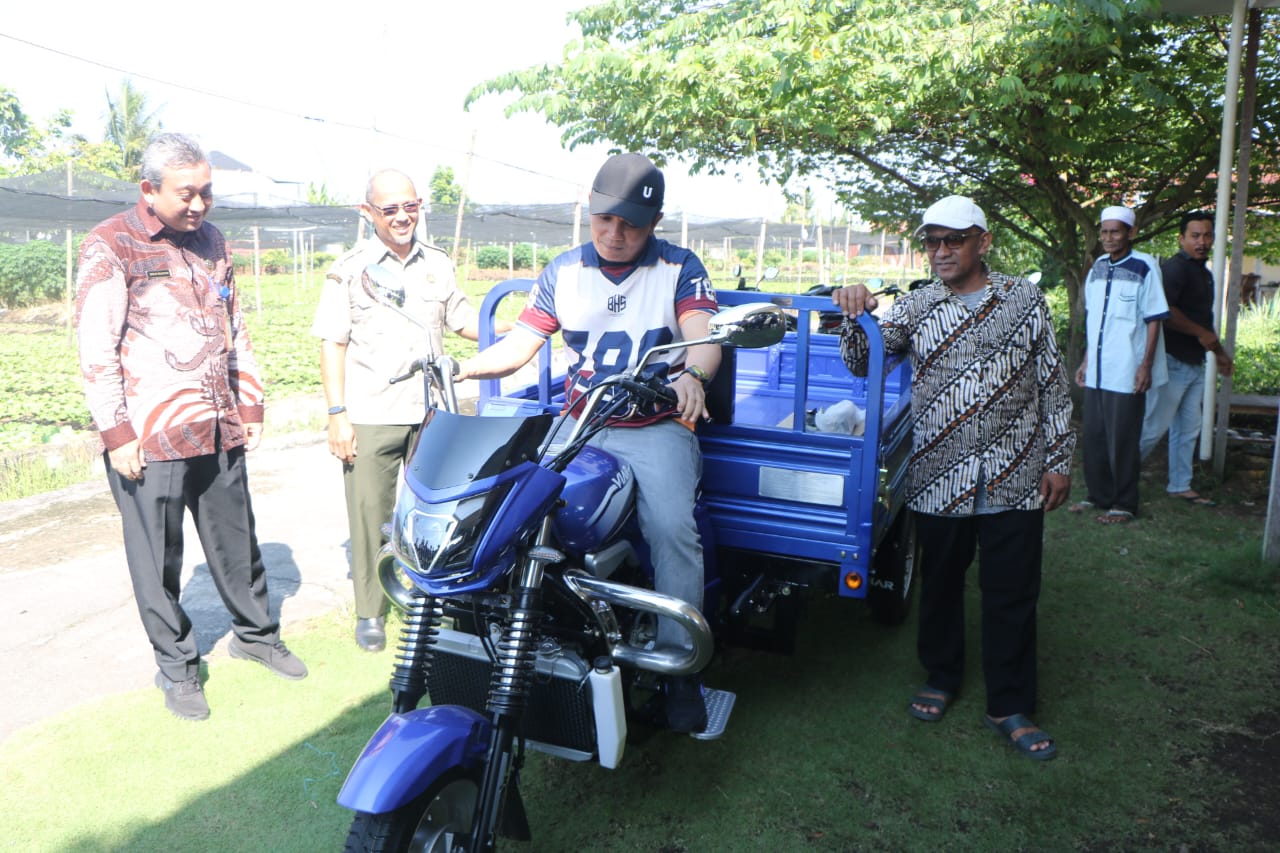 Pemkot Pontianak Serahkan Kendaraan Roda Tiga, Permudah Mobilitas dan Produktivitas Petani
