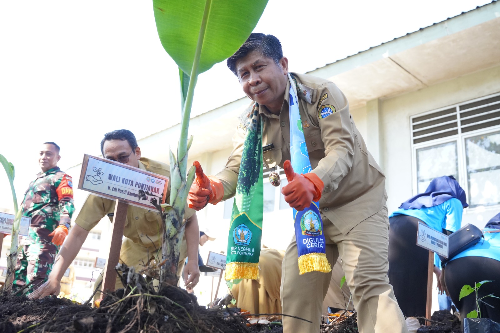 Digulis Ceria Diluncurkan, SMPN 8 Pontianak Padukan Teknologi dan Penghijauan Sekolah