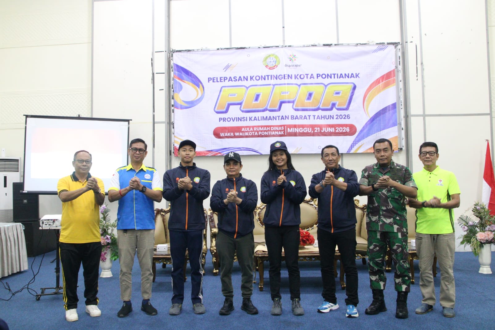 Kontingen POPDA Pontianak Dilepas, Target Pertahankan Gelar Juara Umum Kalbar 2026