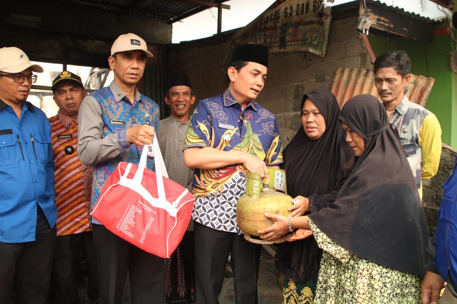 Rumah Terbakar di Jeruju II Pontianak, Nur’Aini Bersyukur Dapat Bantuan Pemkot