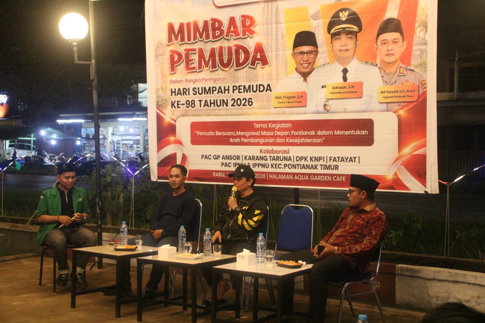Wakil Wali Kota Pontianak Bahasan saat menjadi narasumber dalam Mimbar Pemuda dan Wakil Rakyat di Halaman Garden Aqua Cafe, Pontianak Timur