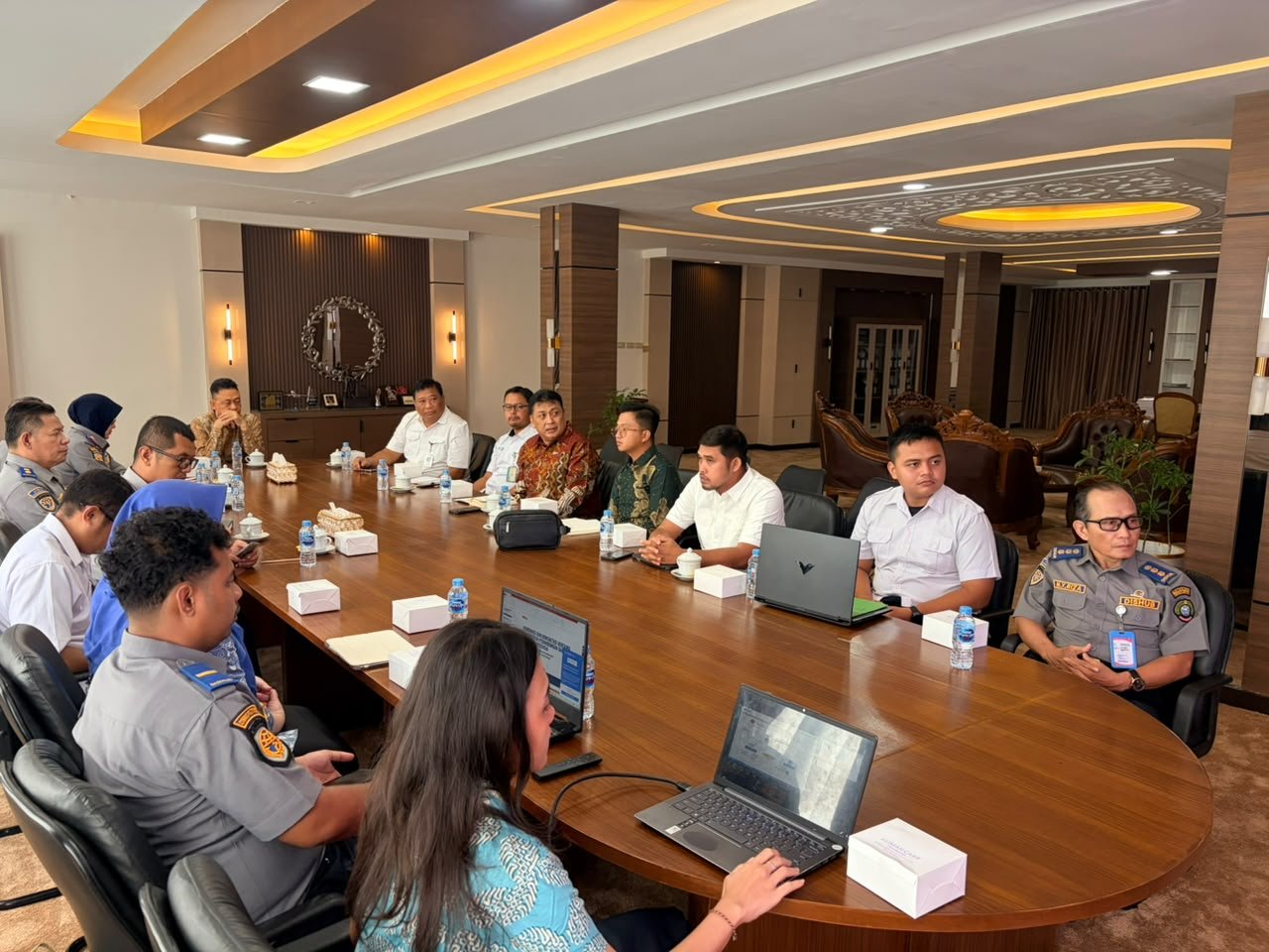 Rapat koordinasi persiapan Program Teman Bus dengan skema BTS di Kantor Wali Kota Pontianak